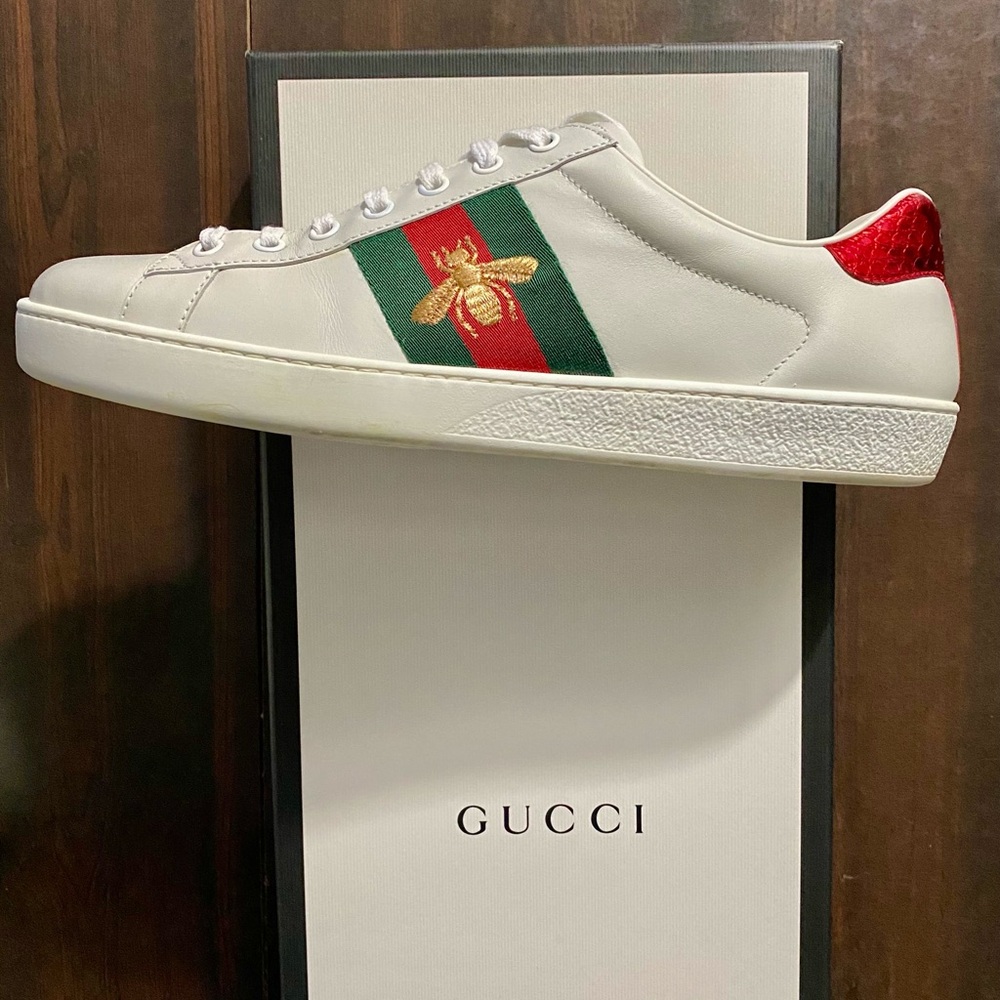 MEN'S ACE SNEAKER WITH EMBROIDERY in excellent condition!!!